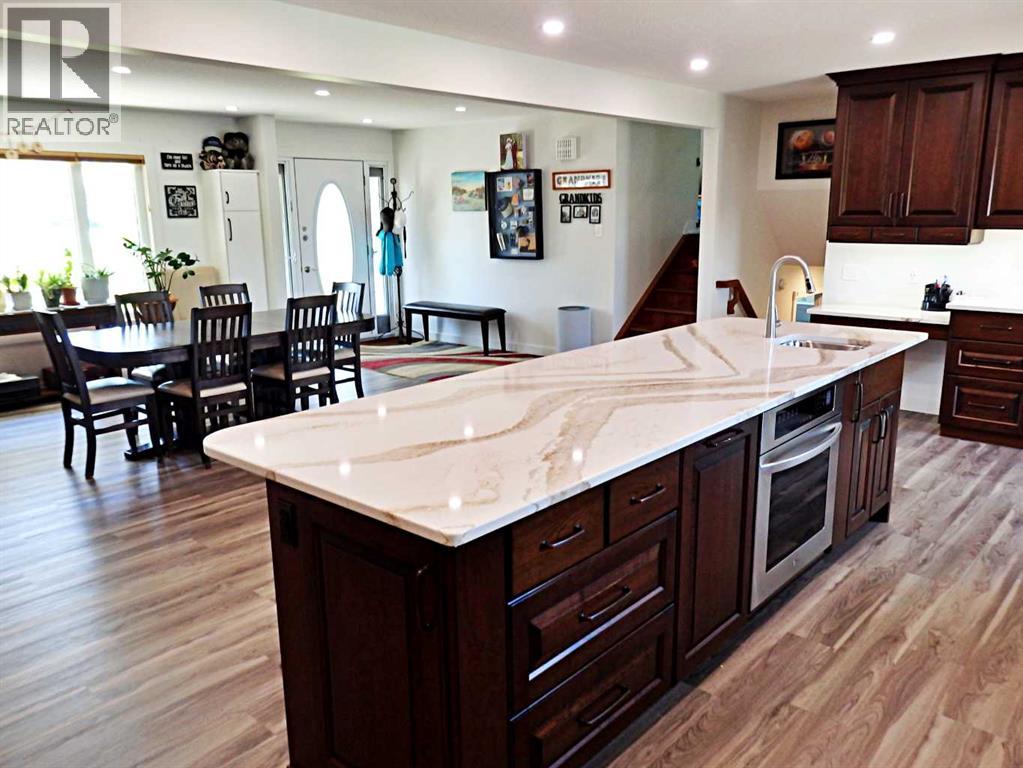 5922 52 Avenue - 12