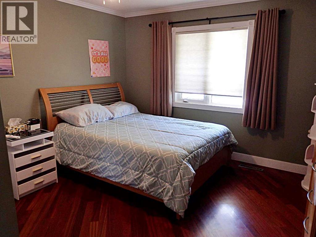 5922 52 Avenue - Image 28