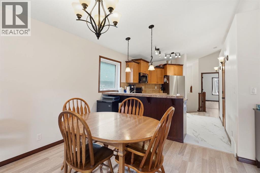 Listing photo – 148 Vickers Close, Red Deer