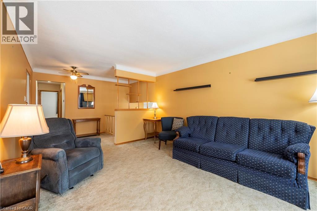 401 MOHAWK Road W - Image 9