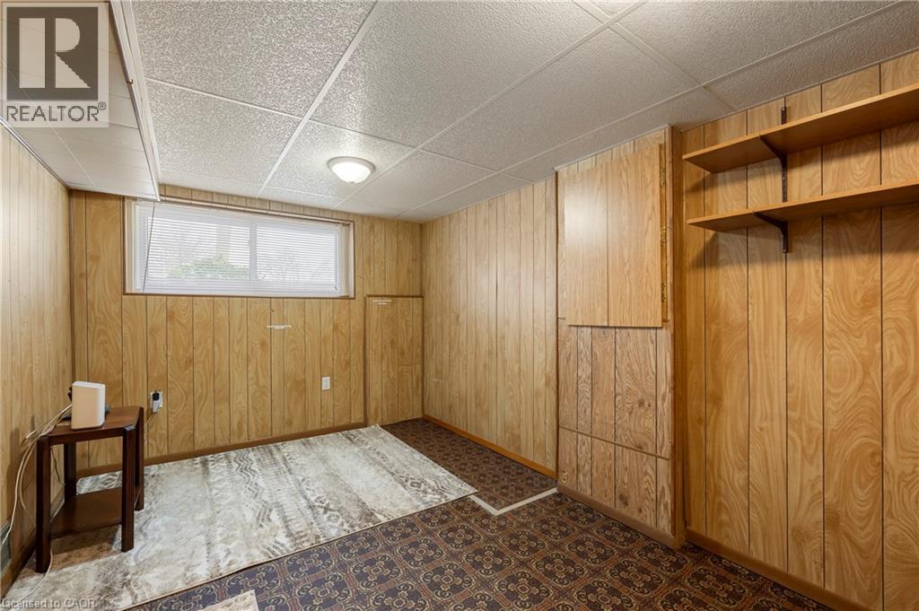 401 MOHAWK Road W - 30