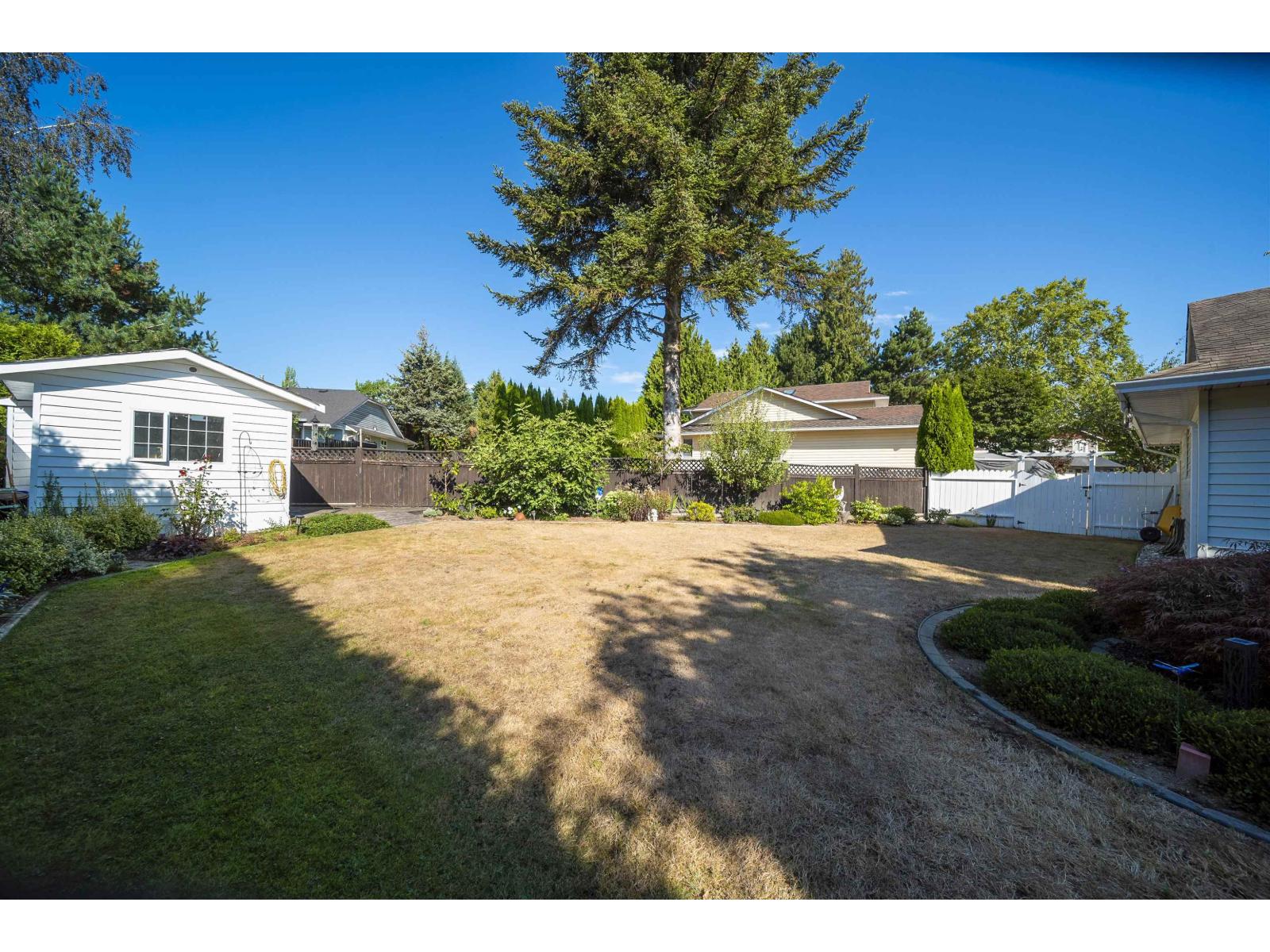 3 Bed, 2 Bath House for Sale in Surrey – 17346 60A AVENUE, Surrey – MLS# R3158594 - Image 5