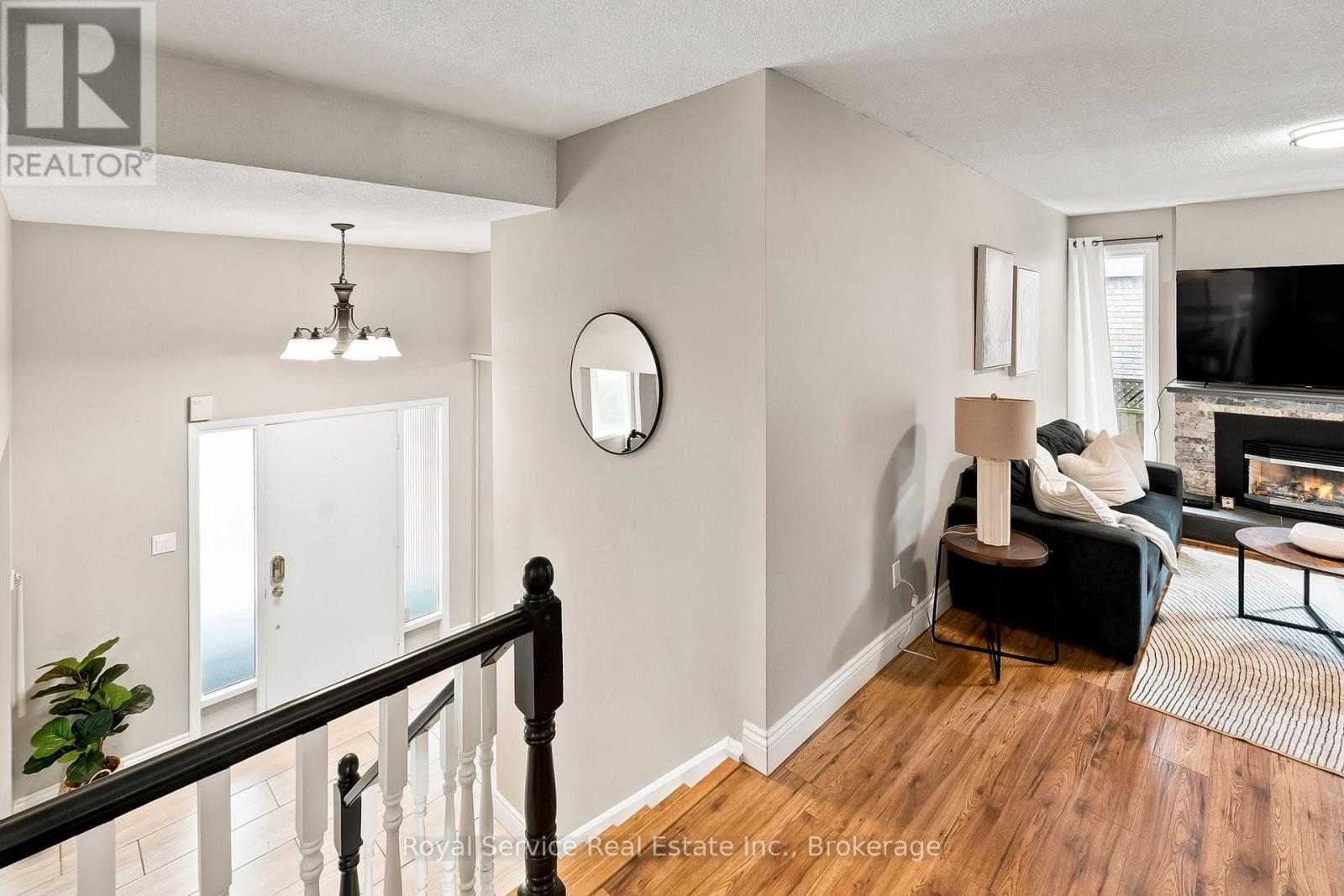 640 HILLCROFT STREET - Image 11