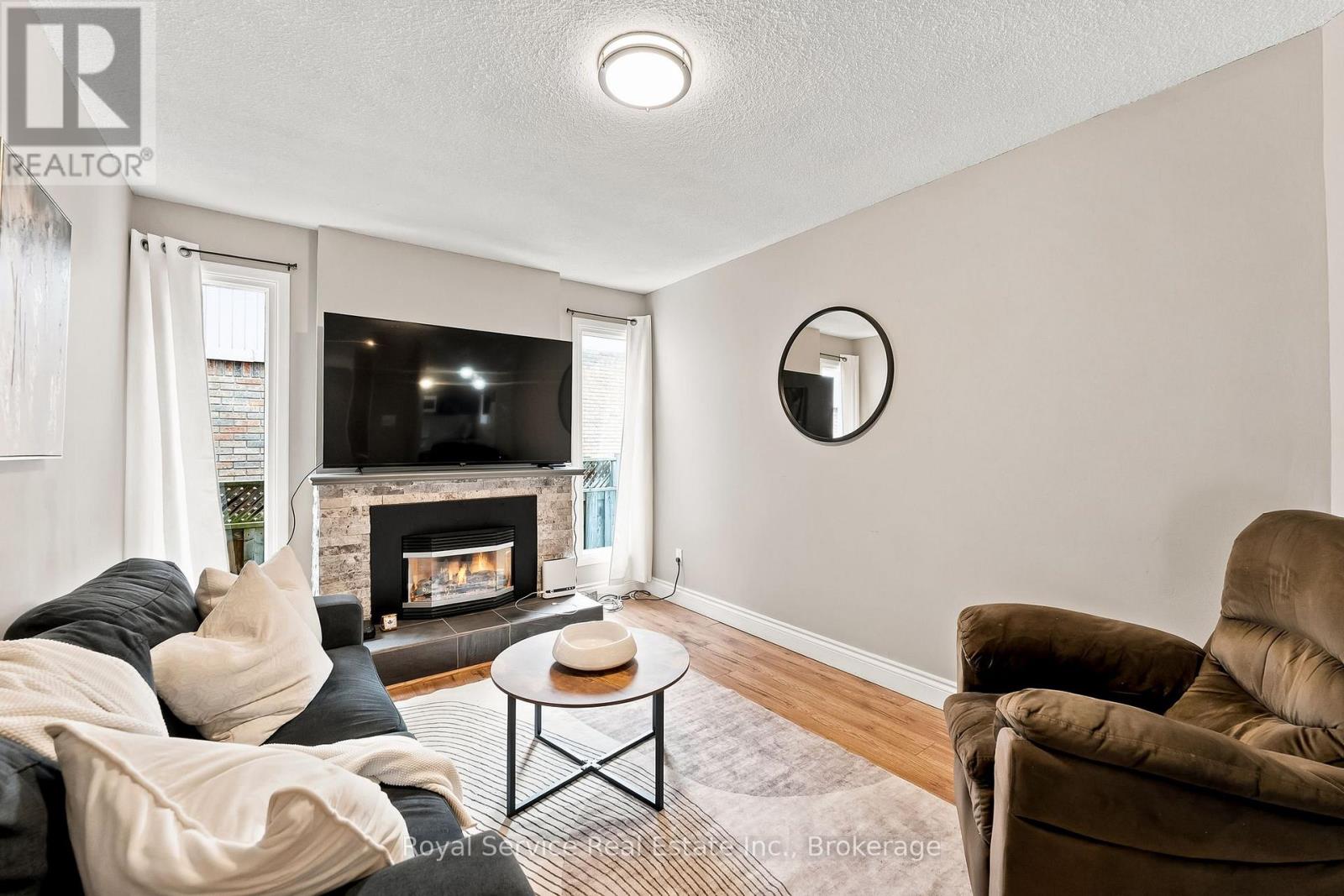 640 HILLCROFT STREET - 12