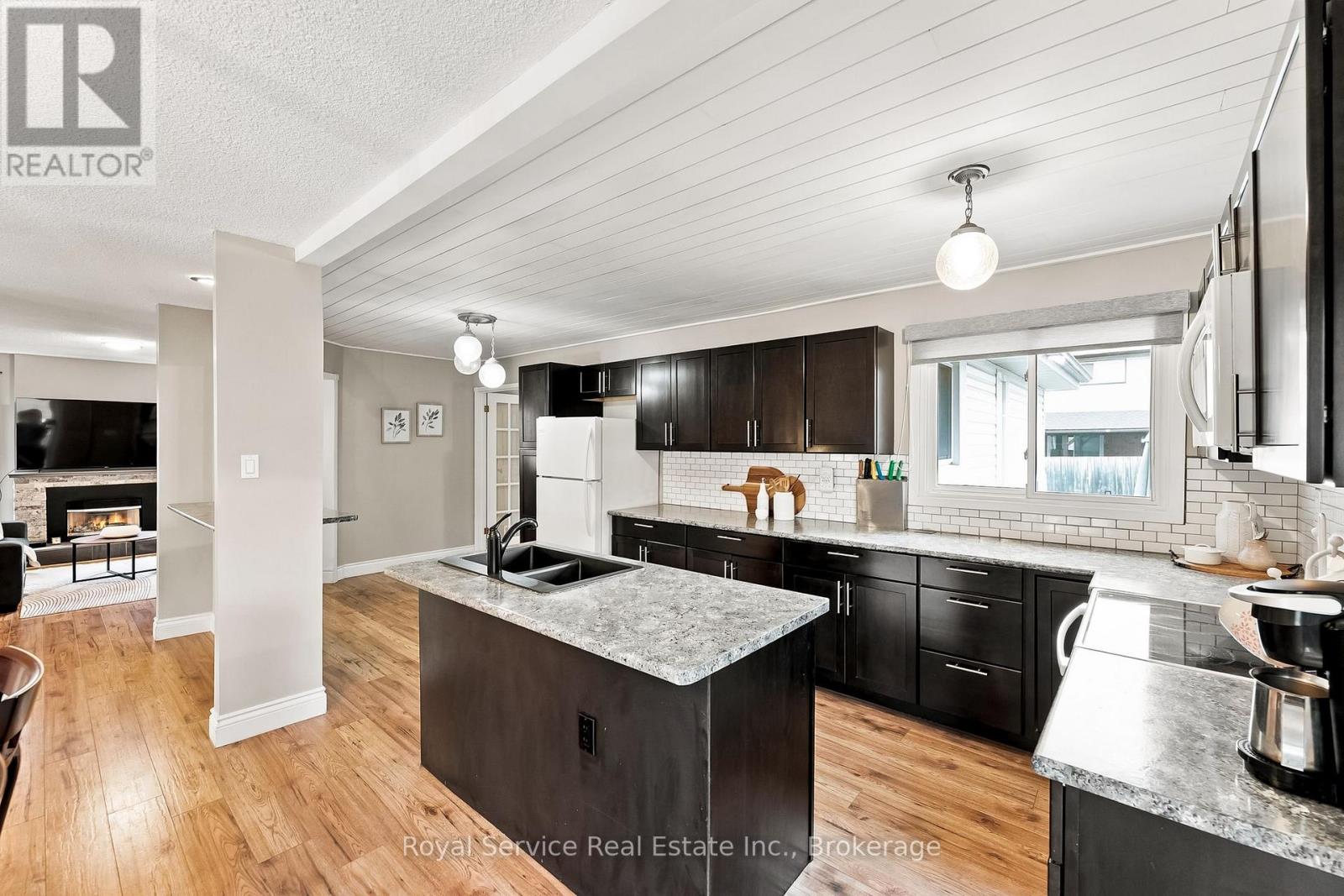 640 HILLCROFT STREET - 18