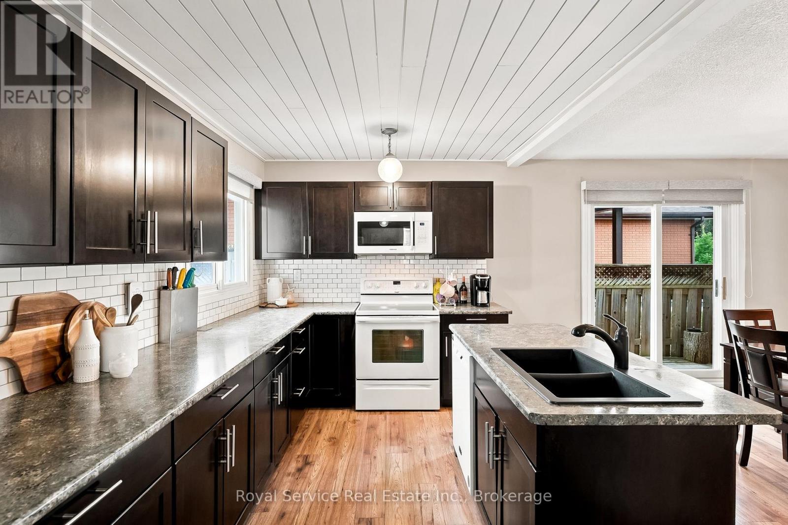640 HILLCROFT STREET - Image 21