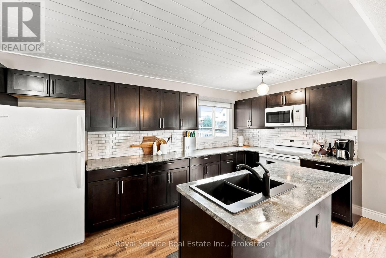 640 HILLCROFT STREET - Image 22