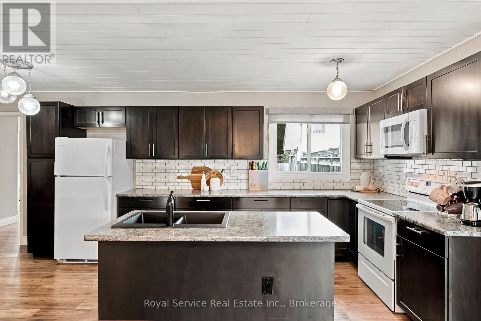 640 HILLCROFT STREET - Image 23