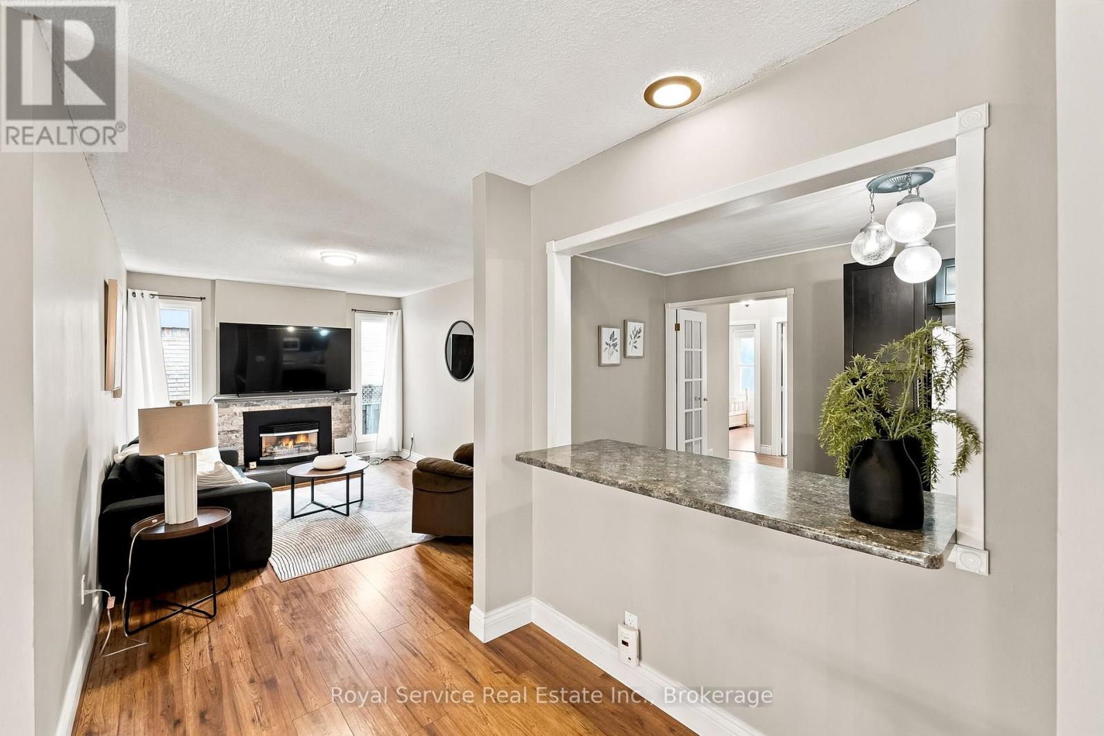 640 HILLCROFT STREET - 27