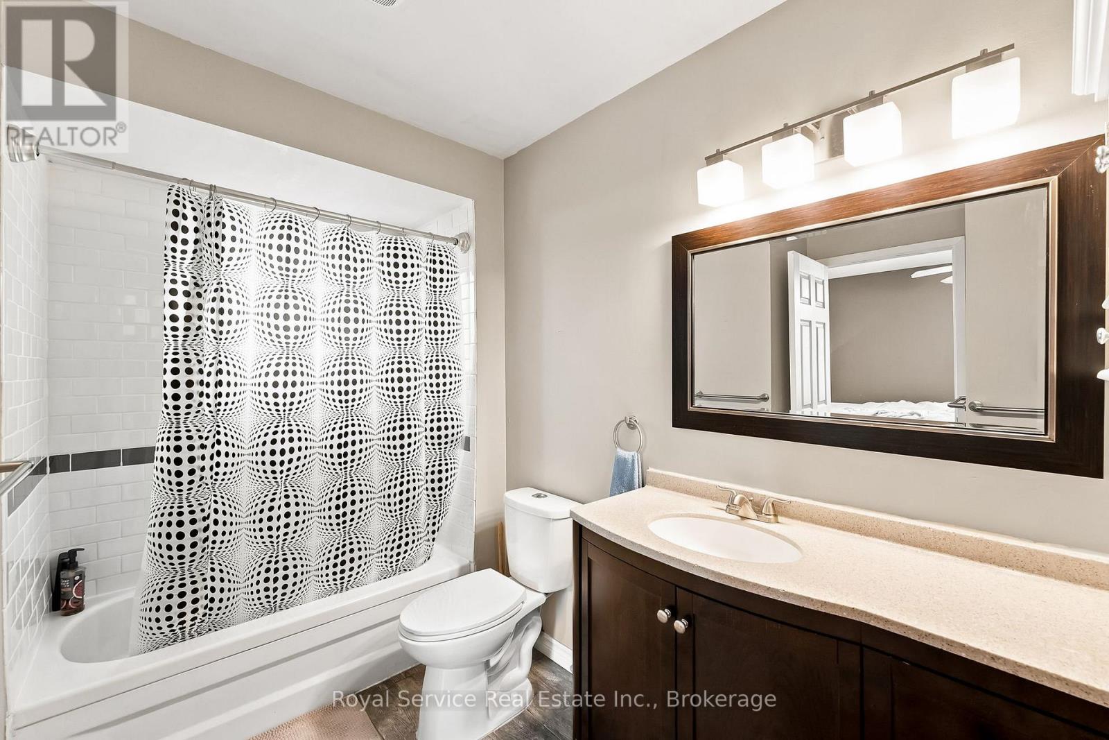 640 HILLCROFT STREET - Image 31