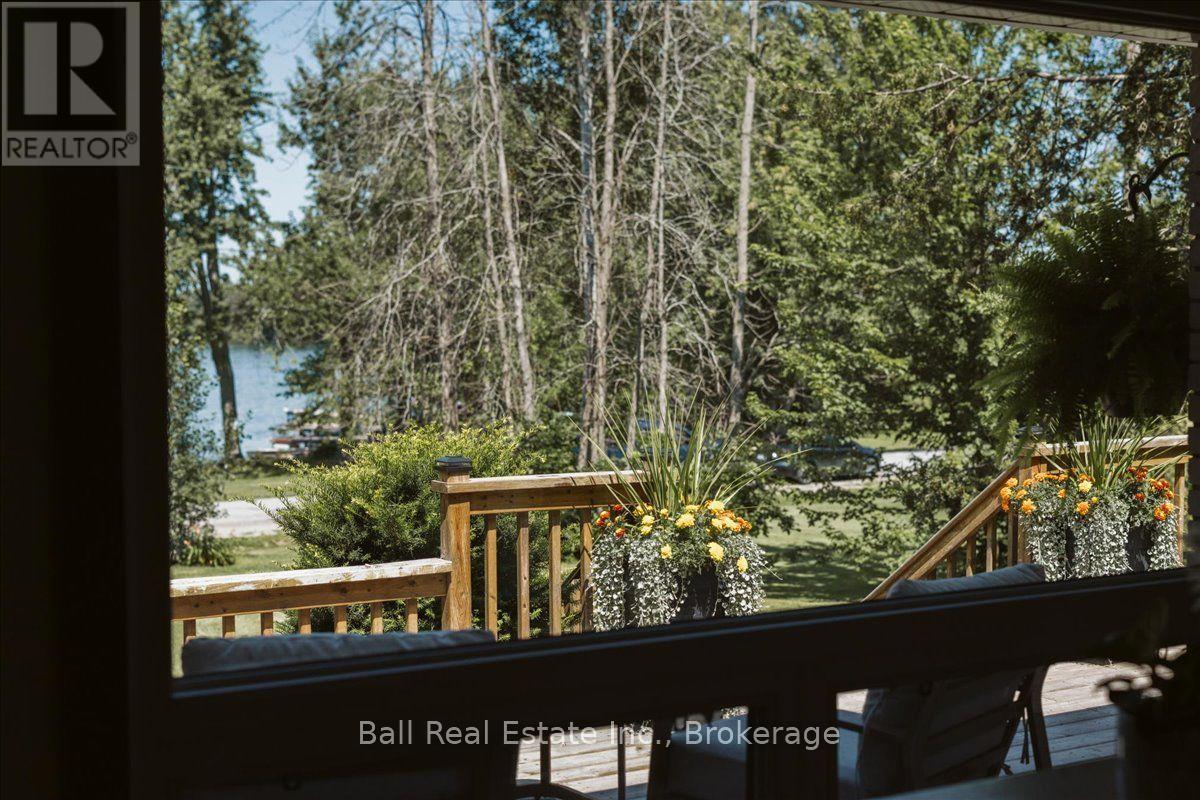 78 LAKESHORE BOULEVARD - Image 36