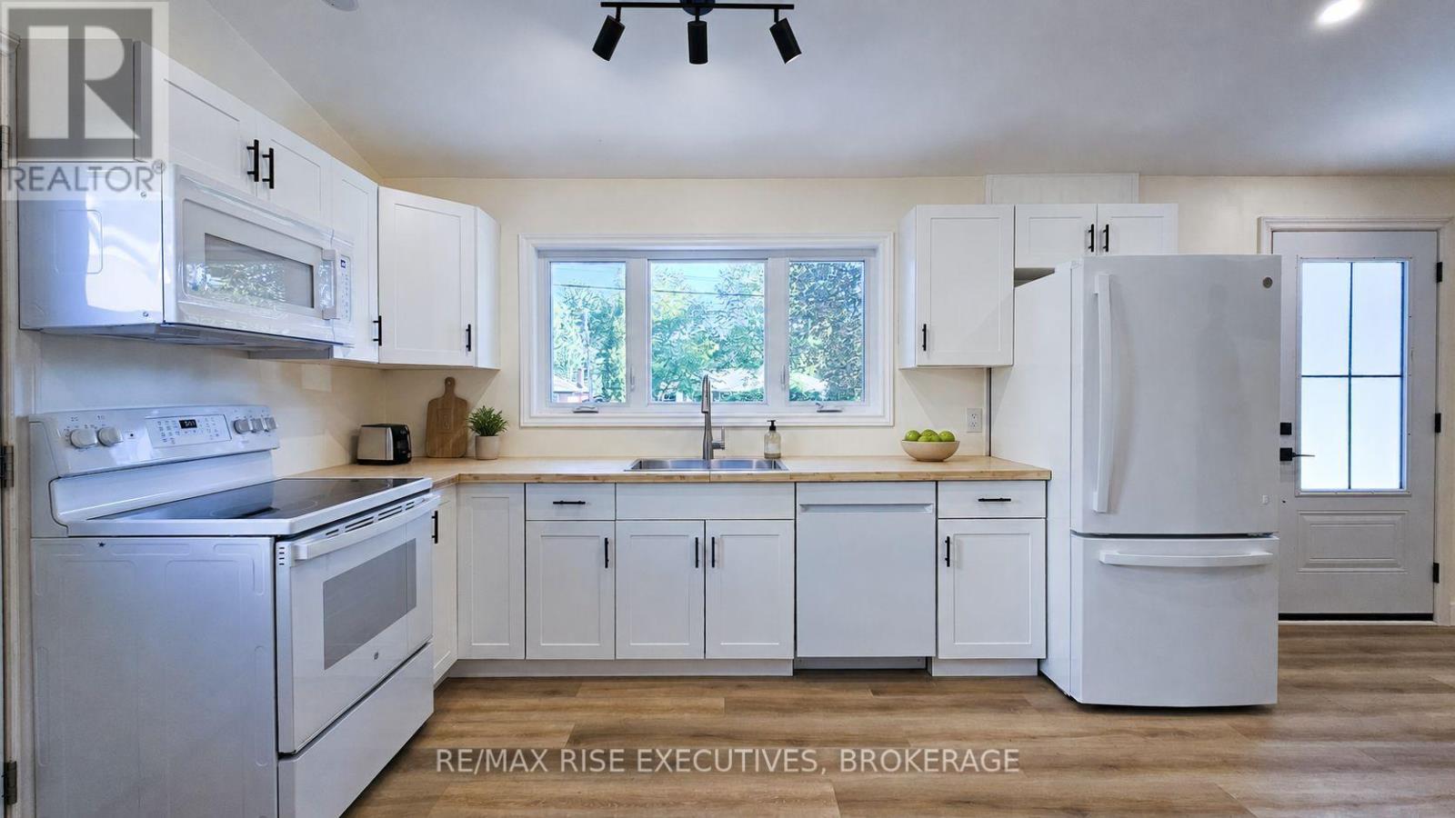 47 HENRY CRESCENT - Image 11