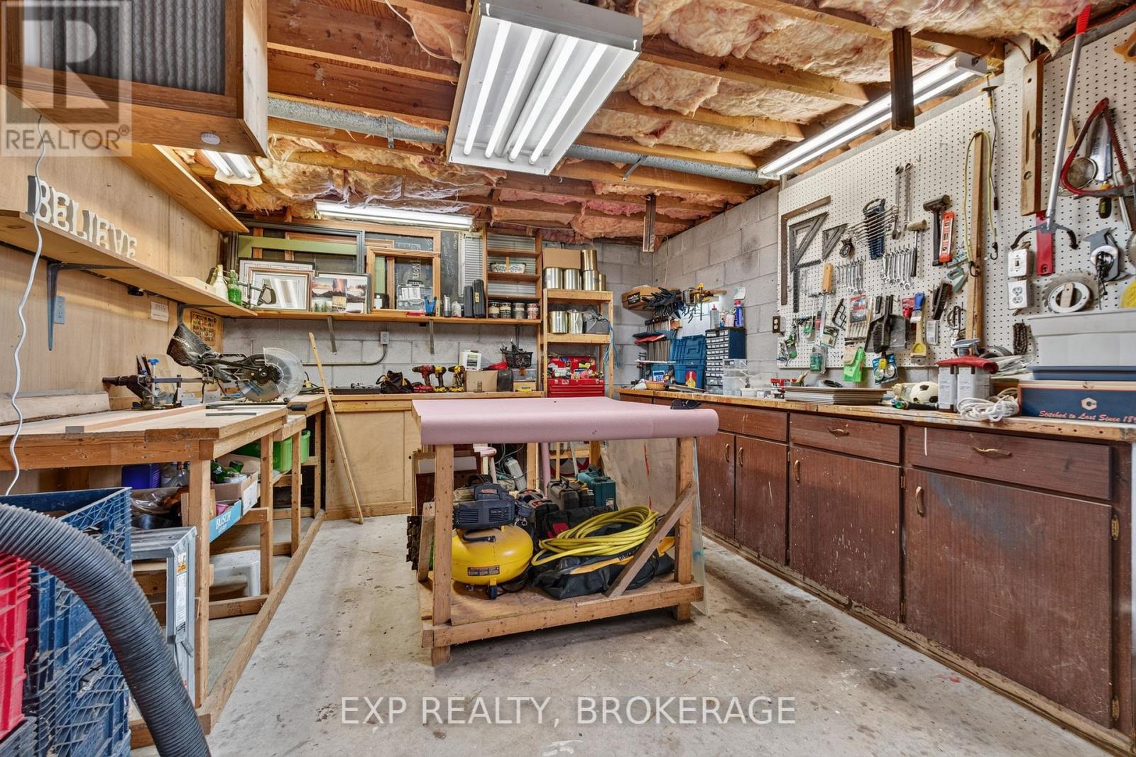 1664 WALLBRIDGE LOYALIST ROAD - 32