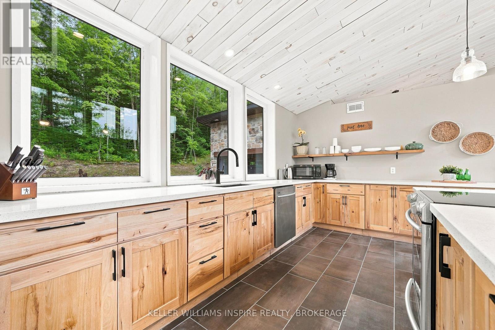 866 GODOLPHIN ROAD - Image 18