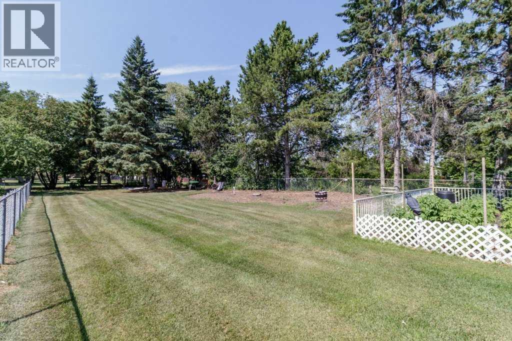 Listing photo – 4732 48 Street, Sylvan Lake