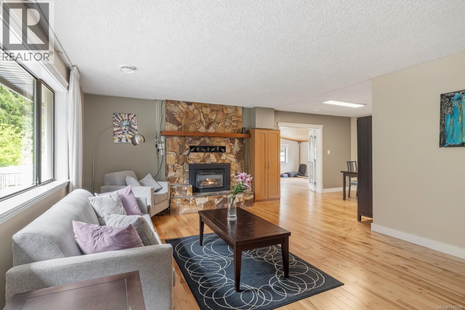 3445 Cobble Hill Rd - Image 9