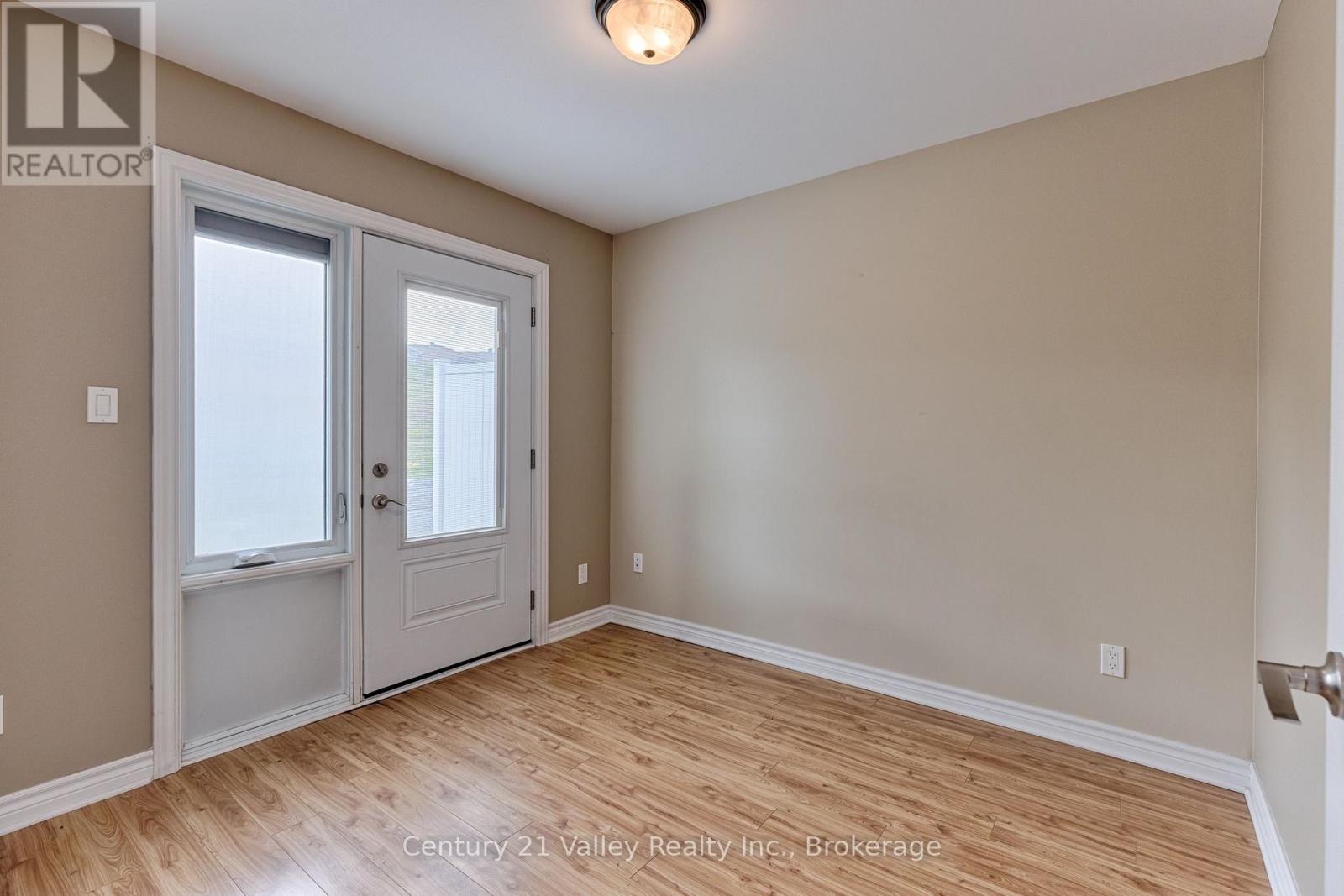 528B WELLINGTON STREET - Image 21