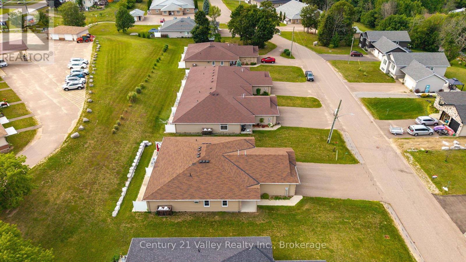 528B WELLINGTON STREET - 30