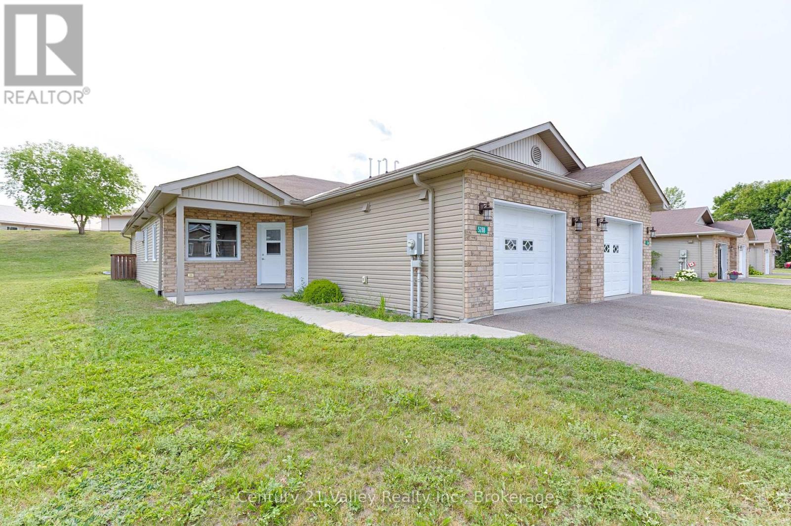528B WELLINGTON STREET - 34