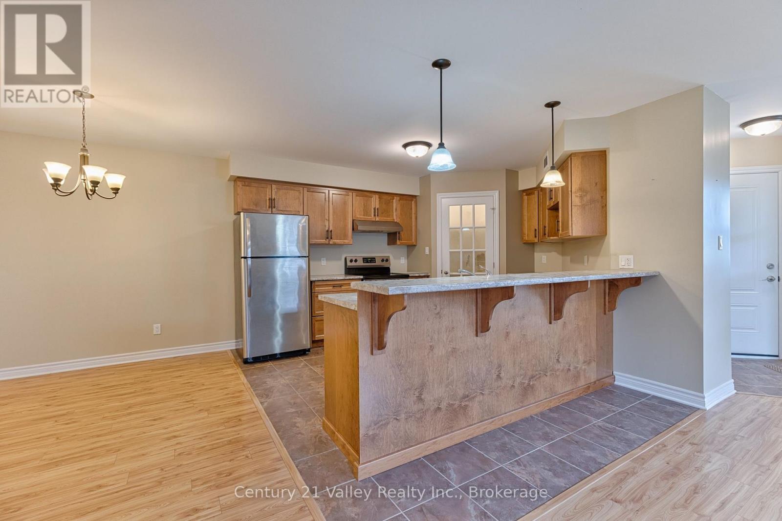528B WELLINGTON STREET - 8