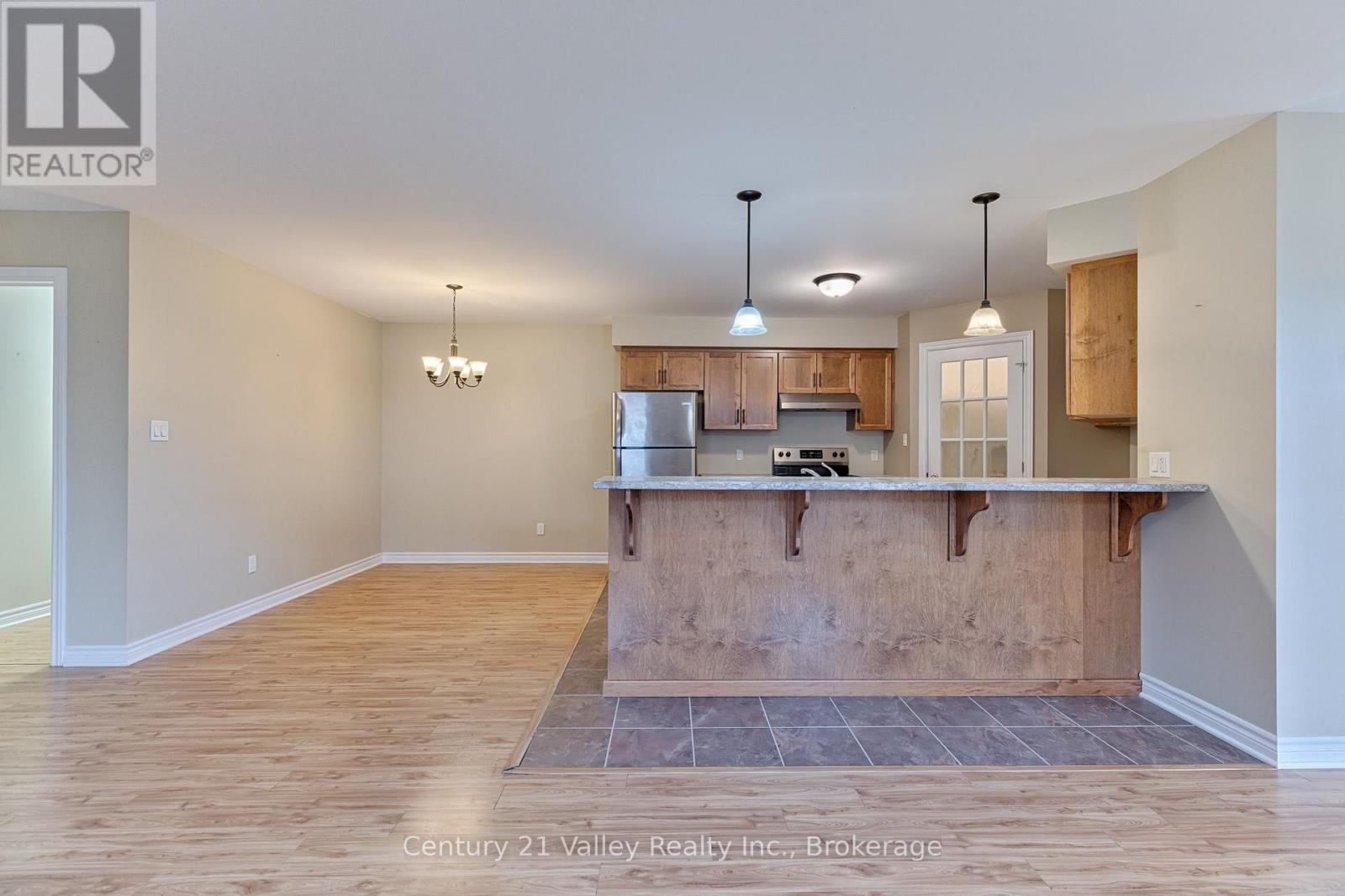 528B WELLINGTON STREET - 9