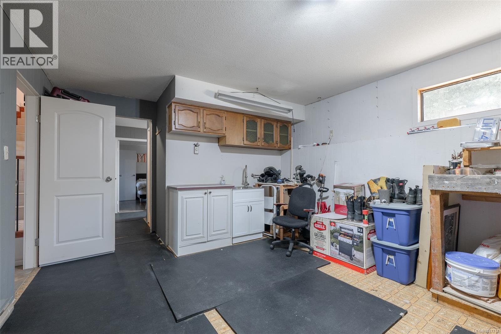 375 Cariboo Dr - 14
