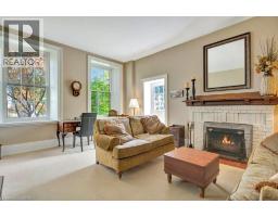 Living room - 142 Glenmorris Street, Cambridge, ON N1S2Z5 Photo 8