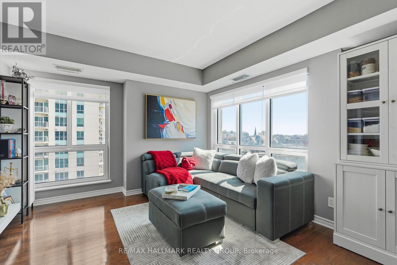 #809 200 RIDEAU STREET - 19