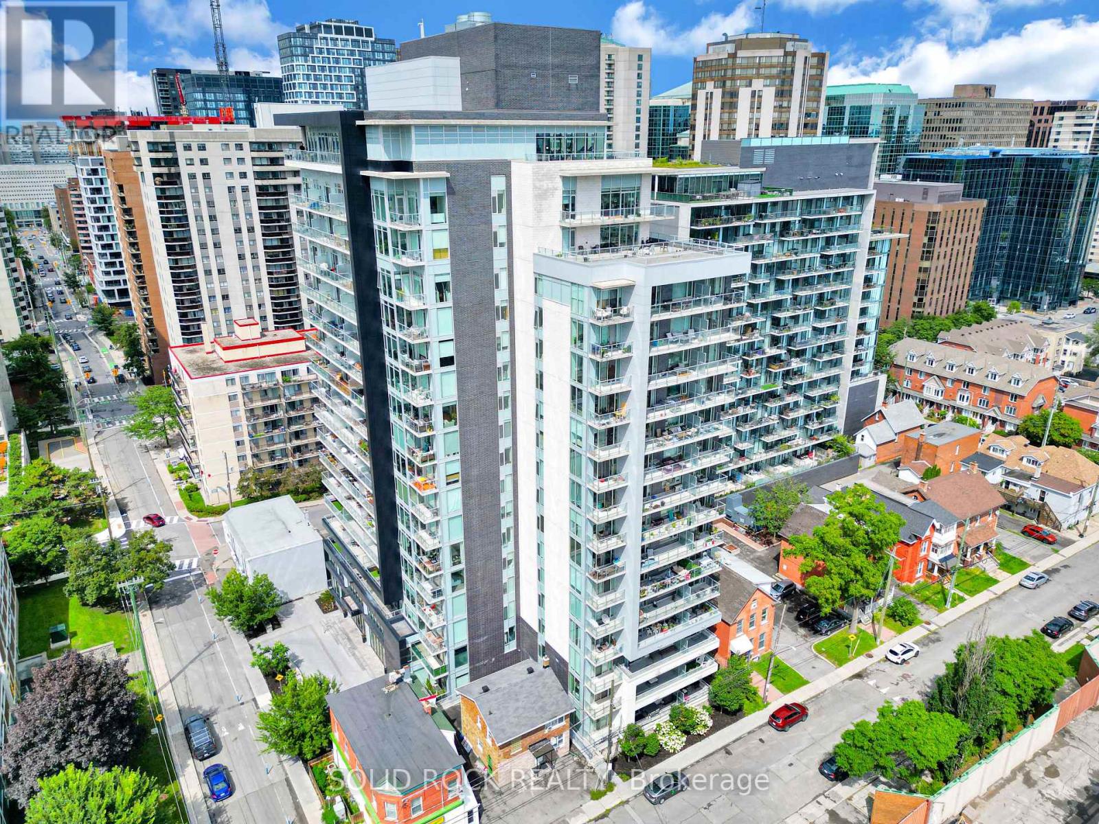 #309 255 BAY STREET - 1