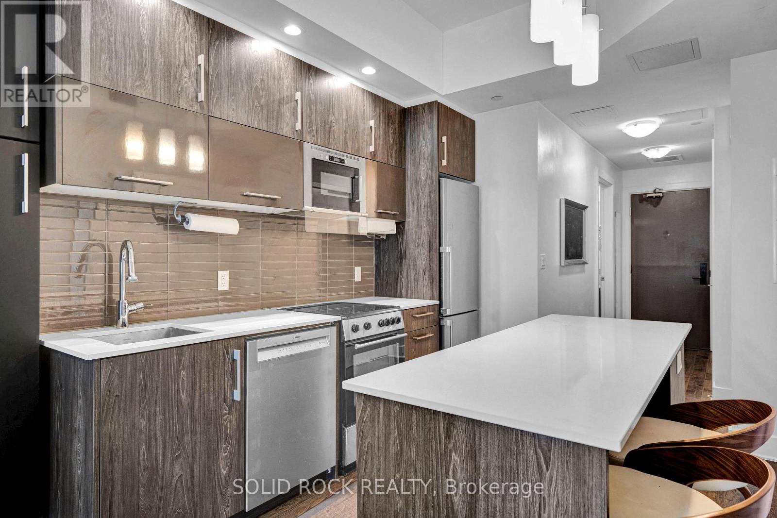 #309 255 BAY STREET - 32