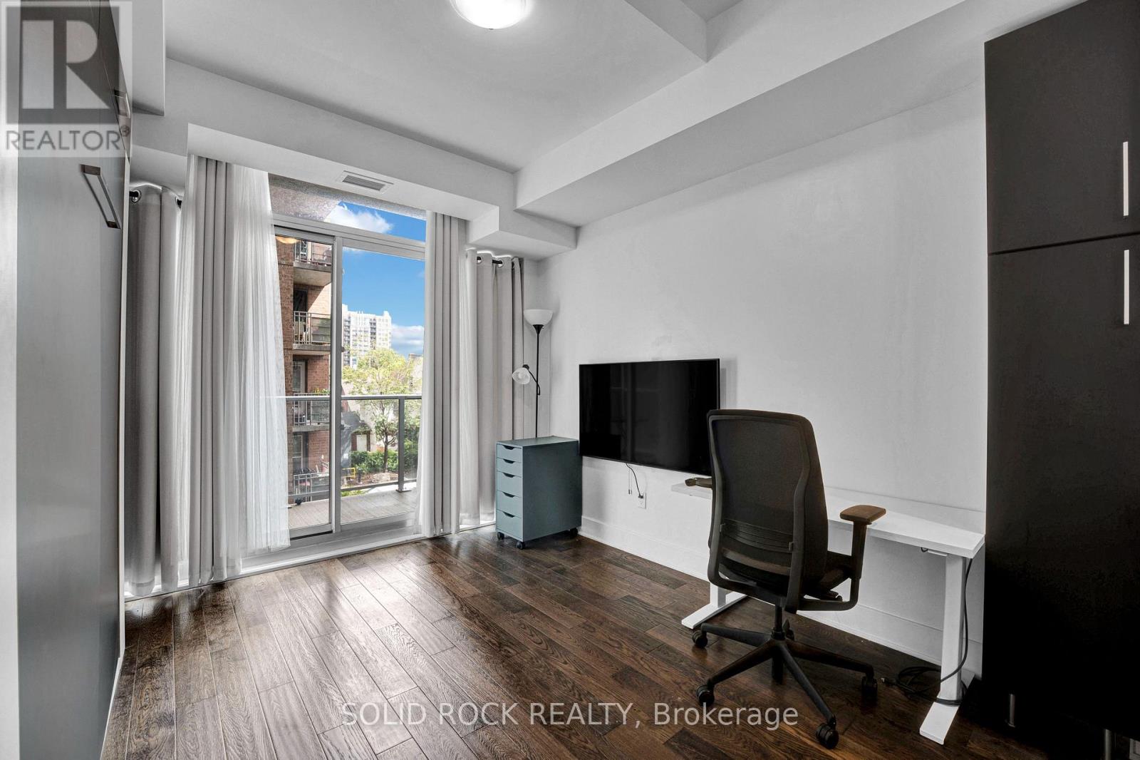 #309 255 BAY STREET - 38