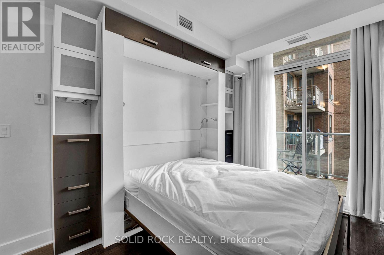 #309 255 BAY STREET - 39