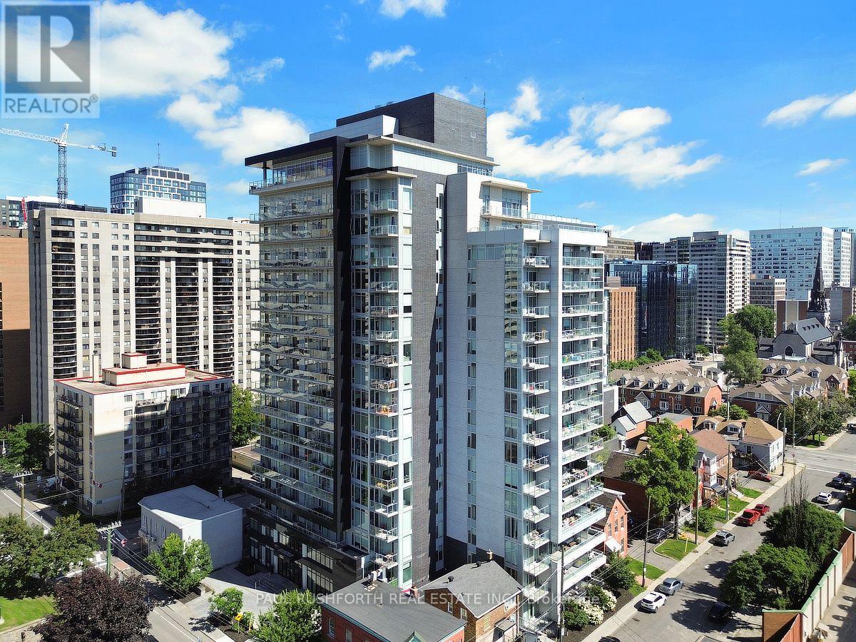 1310-255 Bay Street