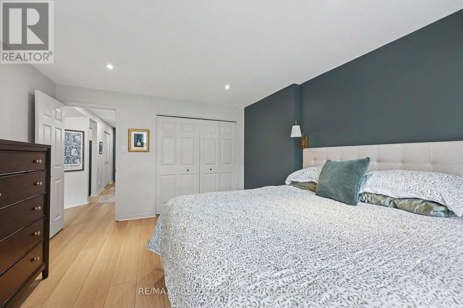 #206 61 JACK CRESCENT - 17