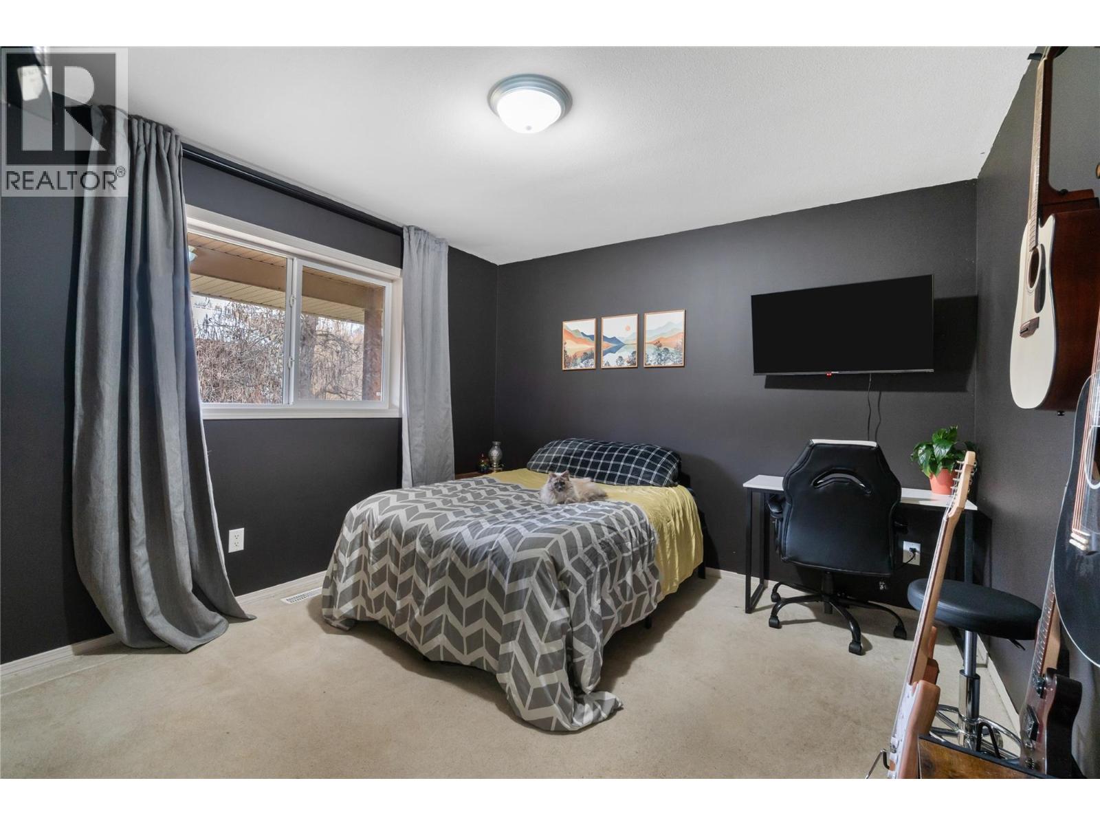 3960 50 Street NE - 27