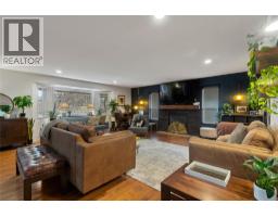 Kitchen - 3960 50 Street Ne, Salmon Arm, BC V1E1Y5 Photo 10
