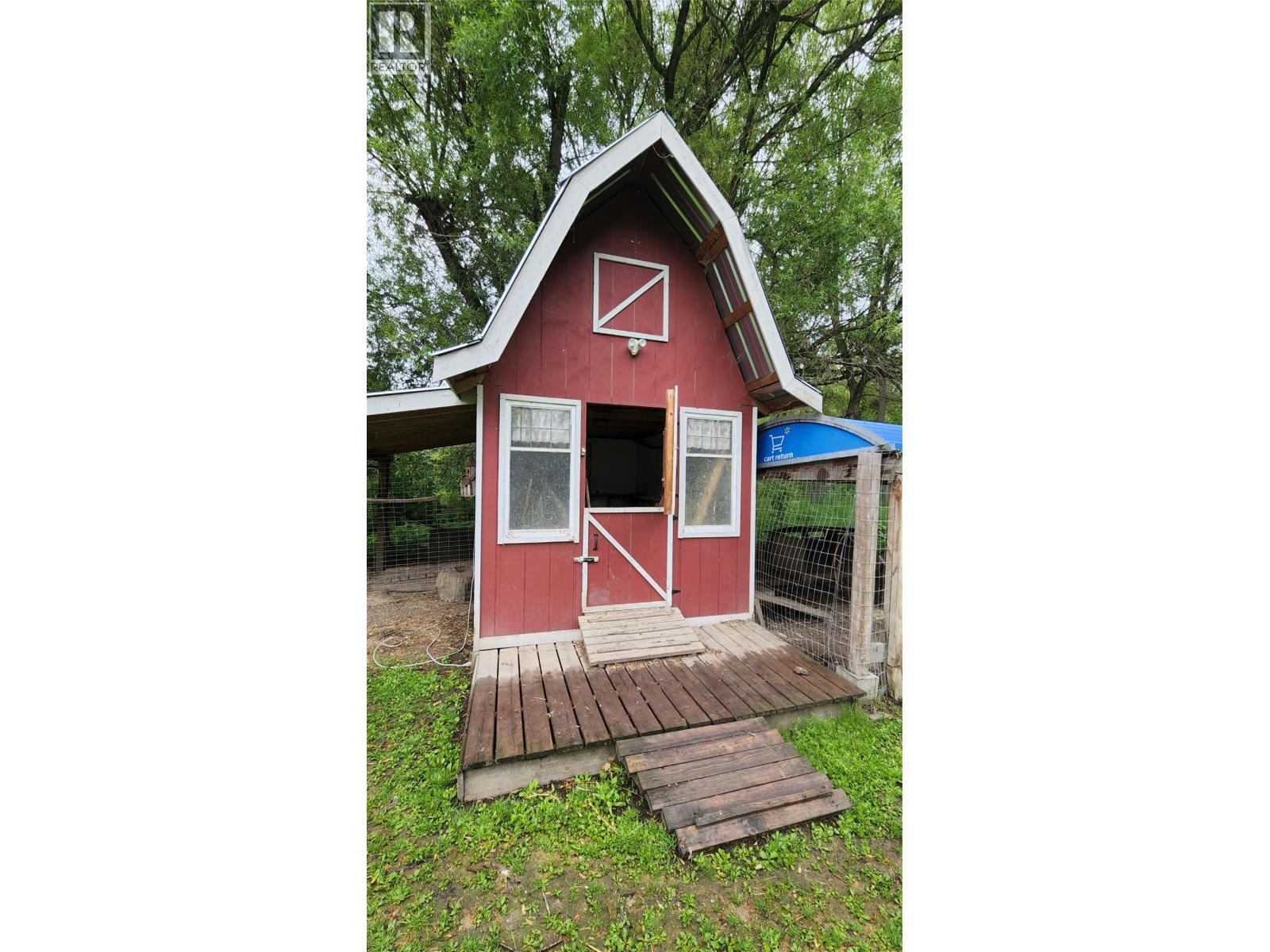 3960 50 Street NE - Image 41