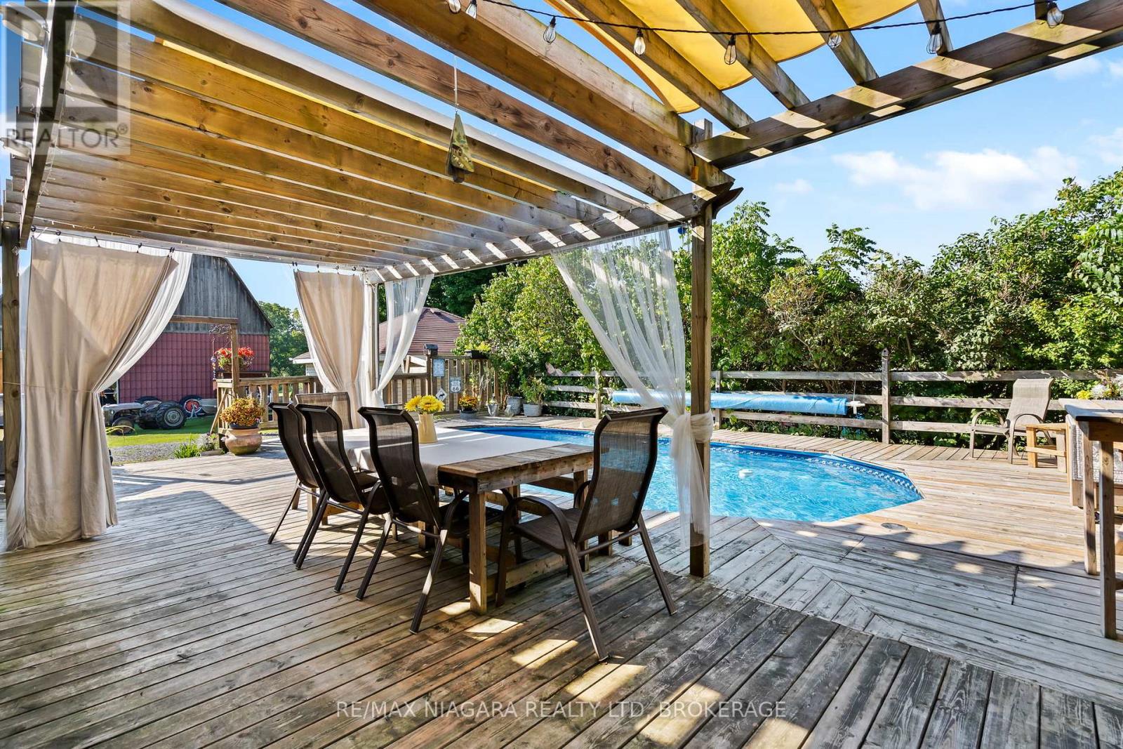 11562 LAKESHORE ROAD - 25