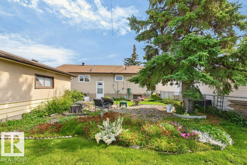 13526 91 ST NW - 33