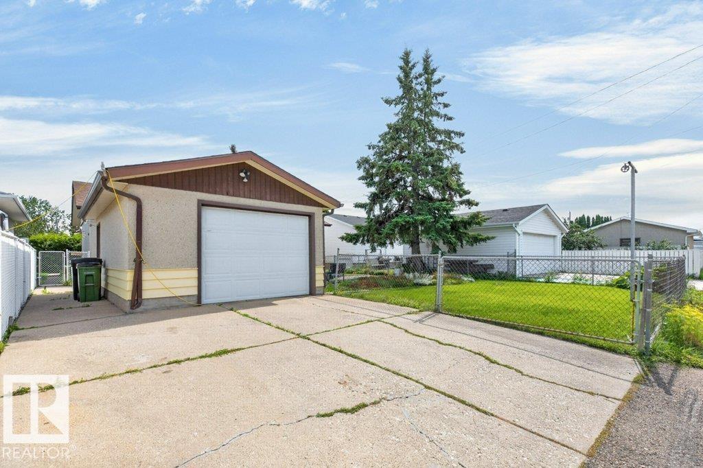 13526 91 ST NW - 35