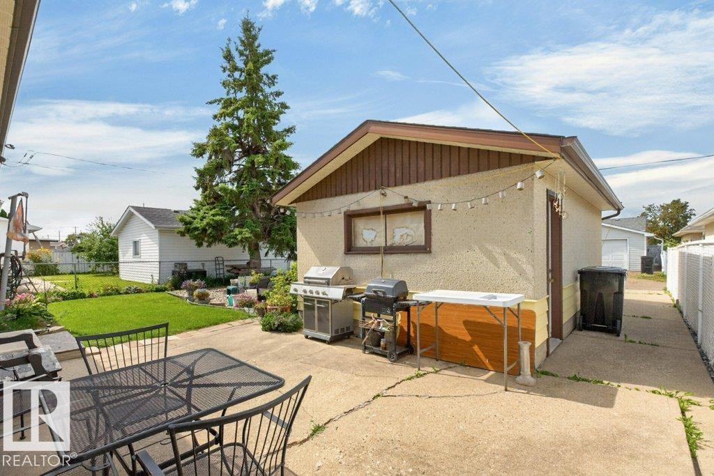13526 91 ST NW - 28