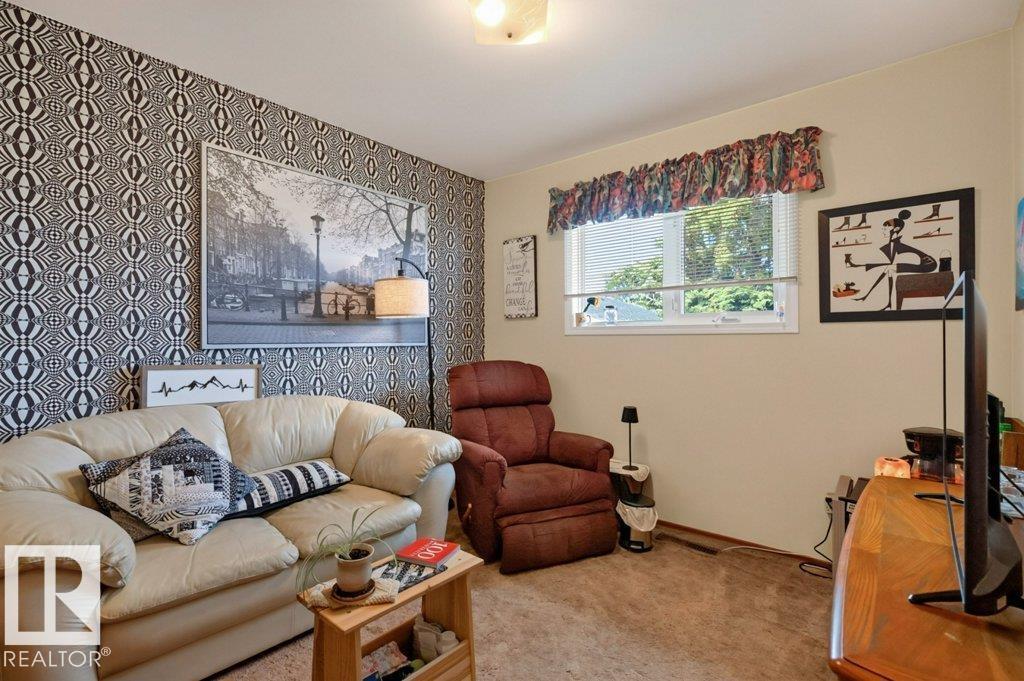 13526 91 ST NW - 17
