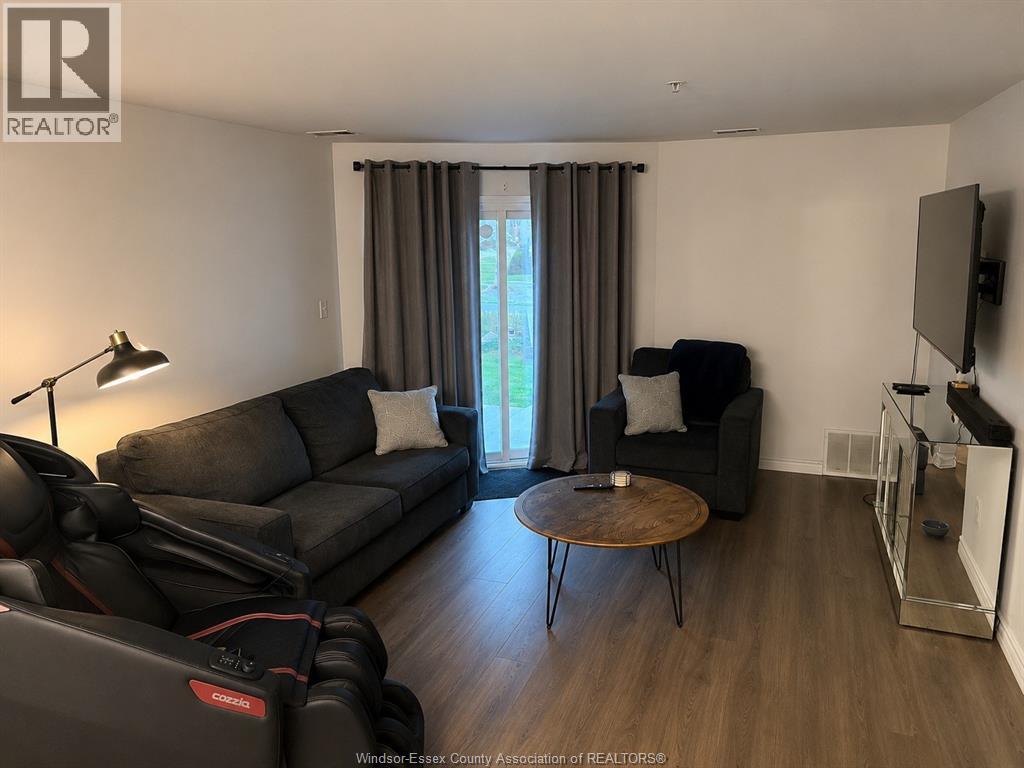 1535 GRAND MARAIS Road, Windsor, Ontario, N9E4W2, Windsor, Ontario — photo 5 of 5