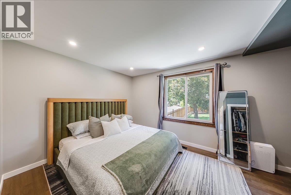 526 12TH Avenue - Image 14
