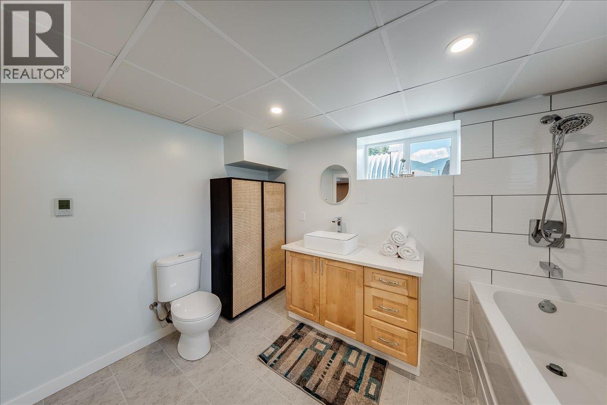 526 12TH Avenue - 25