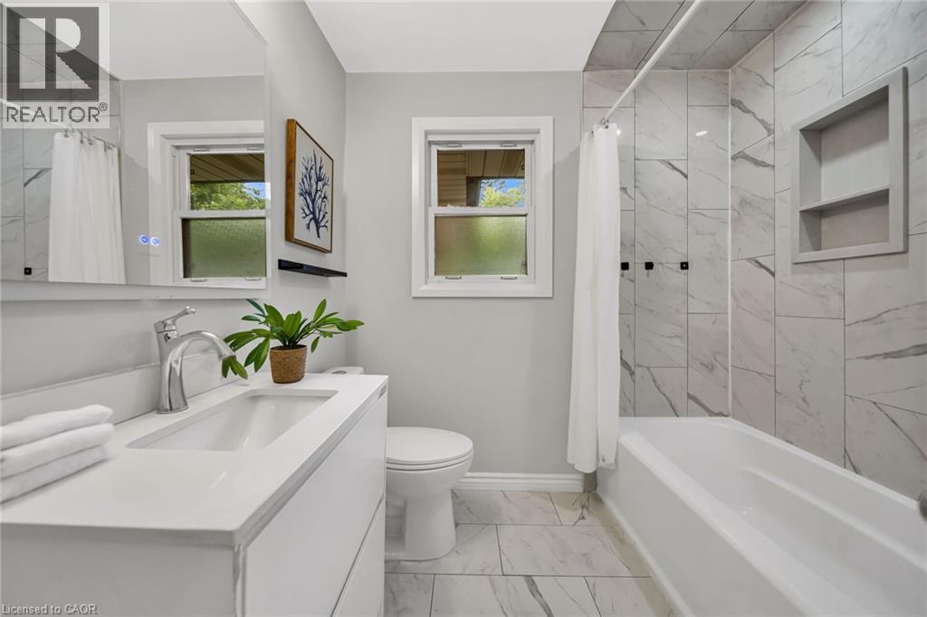 284 CEDAR Crescent - Image 23
