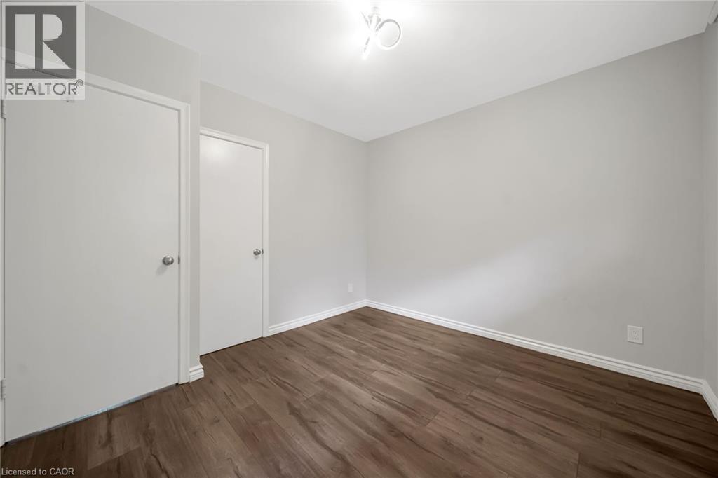 284 CEDAR Crescent - Image 27