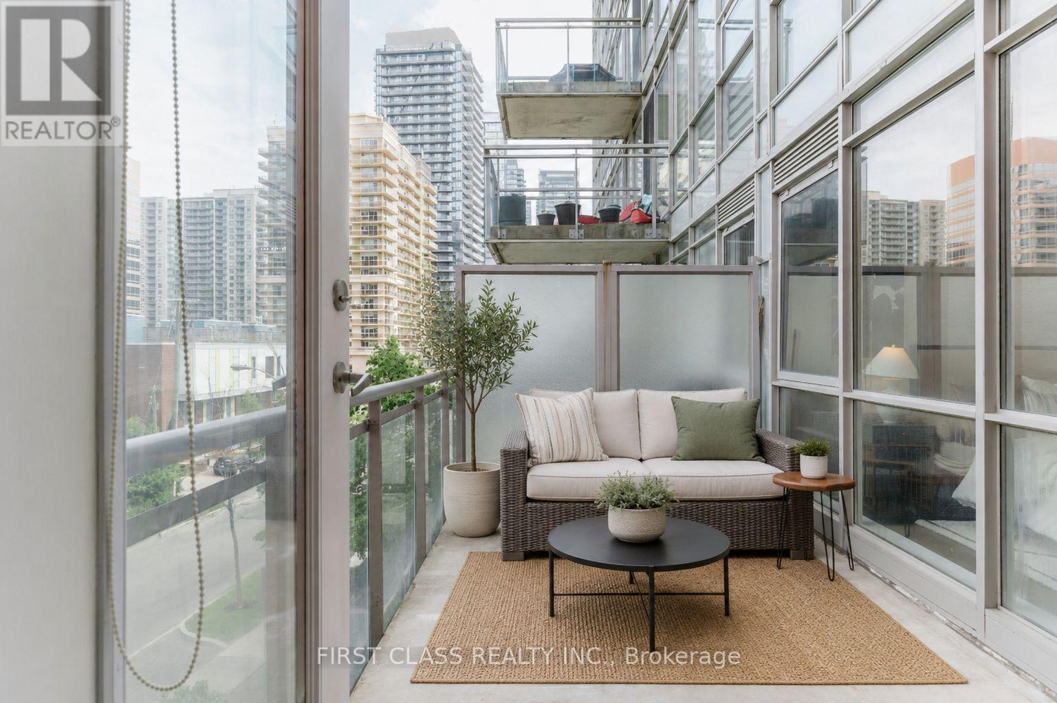 #305 30 CANTERBURY PLACE - 20