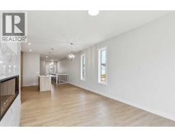73 Southborough Square, Cochrane, AB T4C3J7 Photo 15