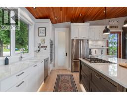 2pc Bathroom - 4125 Eagle Bay Road, Eagle Bay, BC V0E1T0 Photo 6